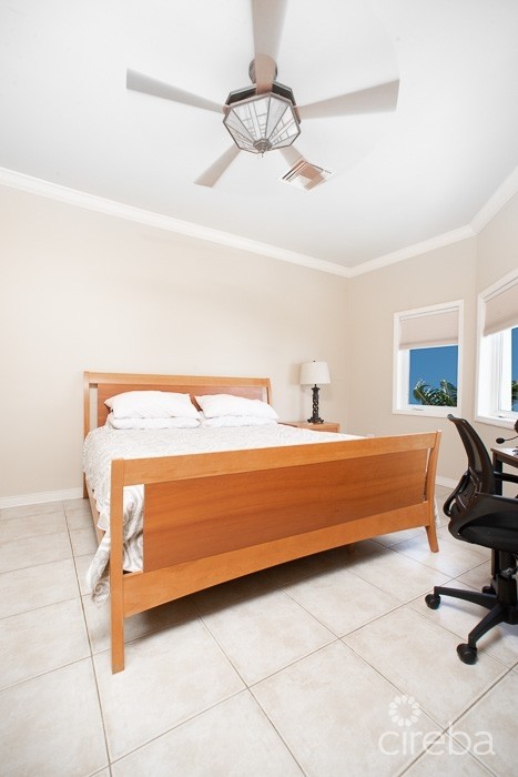 OCEAN VIEW POINSETTIA B8 PENTHOUSE
