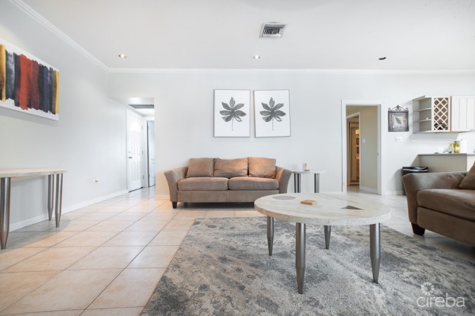 OCEAN VIEW POINSETTIA B8 PENTHOUSE