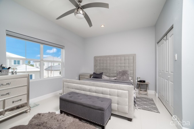 SNUG HARBOUR VILLAS, UNIT 24