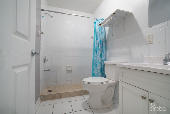PLEASANT PALMS 2 BEDROOM IN WEST BAY