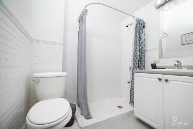 PLEASANT PALMS 2 BEDROOM IN WEST BAY