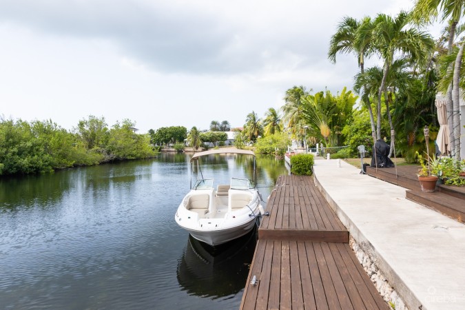 PATRICK'S AVENUE CANAL HOME