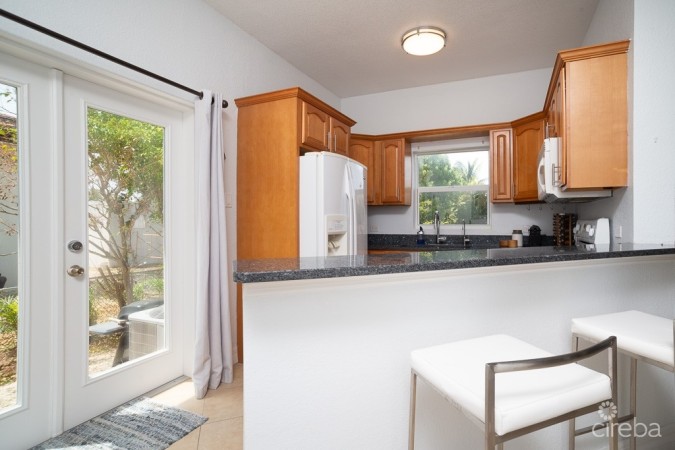 VILLA D'THERESA END UNIT