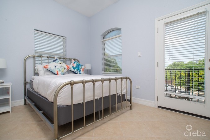 VILLA D'THERESA END UNIT
