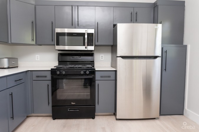 SUMMIT CRESCENT RENOVATED 2 BED