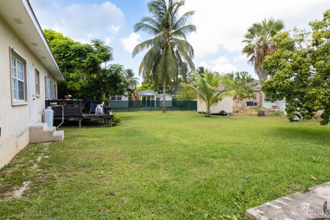 SUMMIT CRESCENT RENOVATED 2 BED