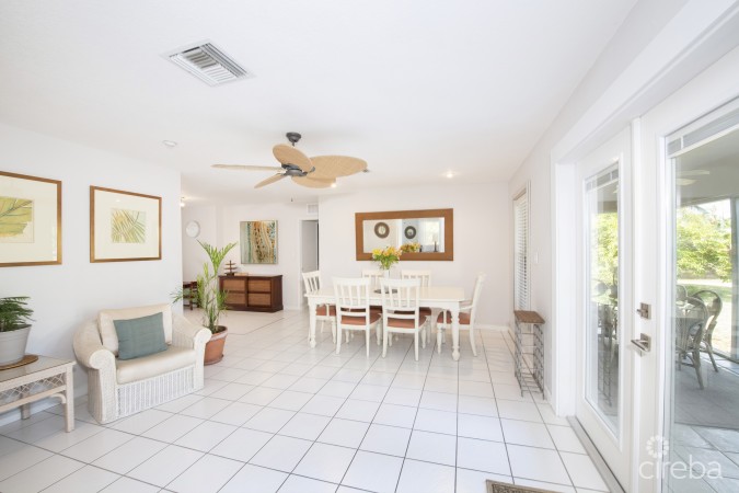 CHARMING FAMILY HOME NEAR SPOTTS BEACH- 19 QUAIL STREET