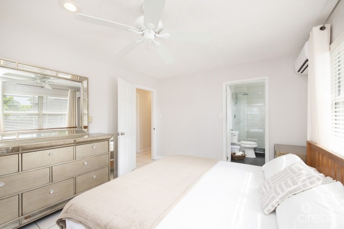 CHARMING FAMILY HOME NEAR SPOTTS BEACH- 19 QUAIL STREET