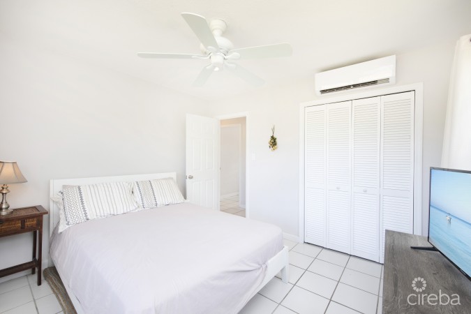 CHARMING FAMILY HOME NEAR SPOTTS BEACH- 19 QUAIL STREET