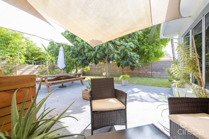 CHARMING FAMILY HOME NEAR SPOTTS BEACH- 19 QUAIL STREET