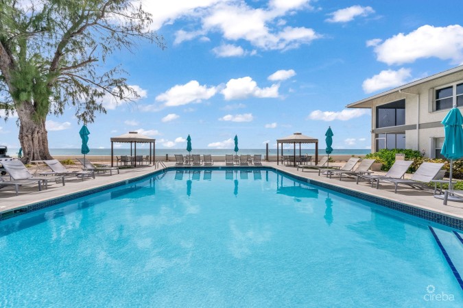 TAMARIND BAY 25, SEVEN MILE BEACH PENTHOUSE WITH ROOFTOP TERRACE