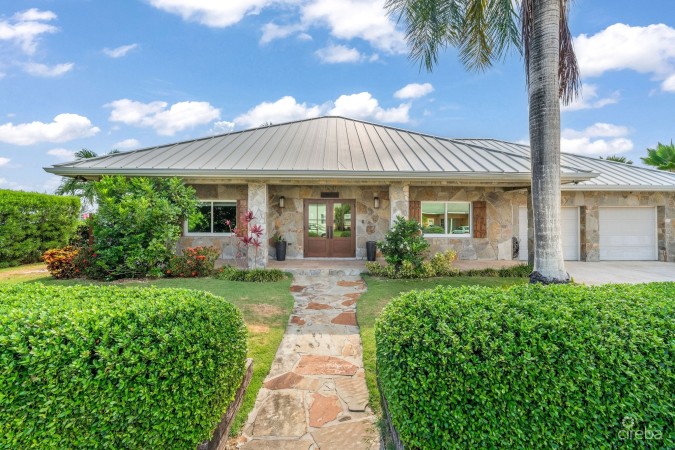 PROSPECT DRIVE 601, CANAL FRONT HOME