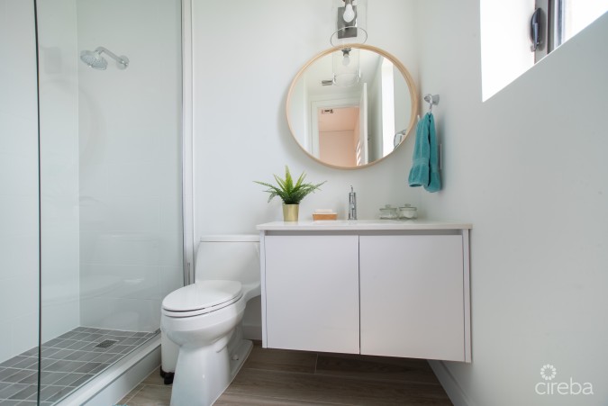 SEADREAMS STUNNING UNIT W/ UPGRADES