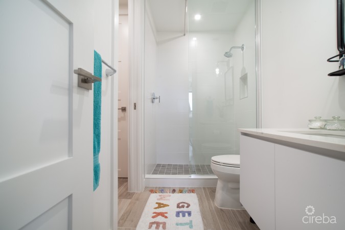 SEADREAMS STUNNING UNIT W/ UPGRADES