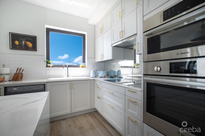 SEADREAMS STUNNING UNIT W/ UPGRADES