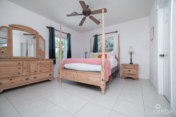 HERITAGE HOUSE - RUM POINT DRIVE