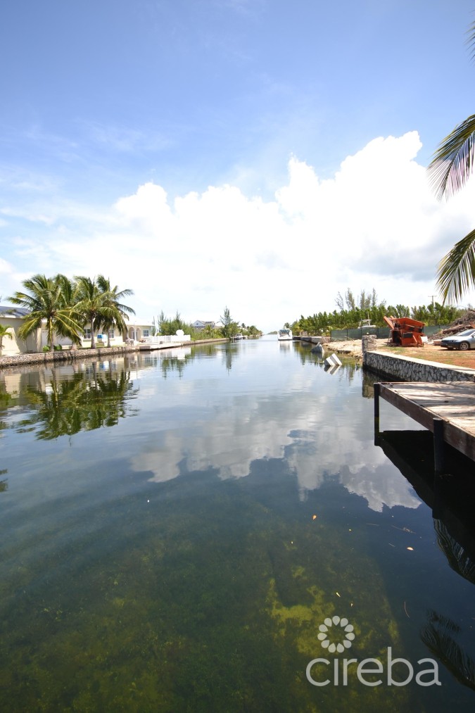 NORTH SOUND ESTATES CANALFRONT HOME