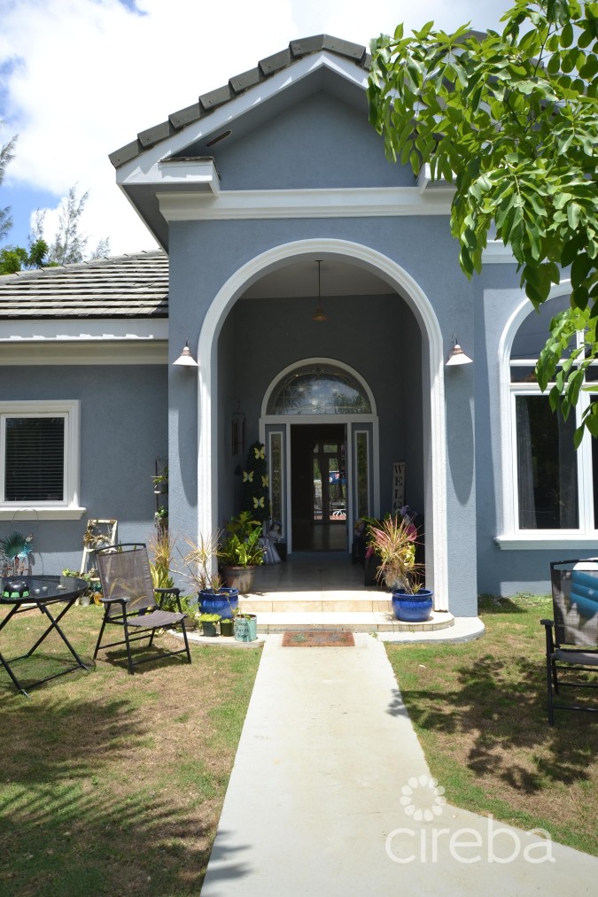 NORTH SOUND ESTATES CANALFRONT HOME