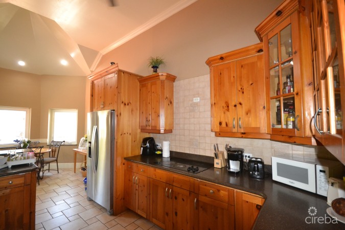 NORTH SOUND ESTATES CANALFRONT HOME