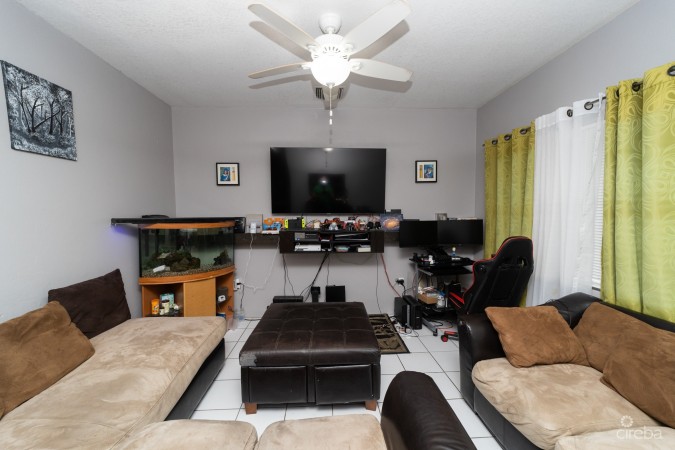 SUMMIT CRESCENT 2 BED/2 BATH - HALF OF A DUPLEX