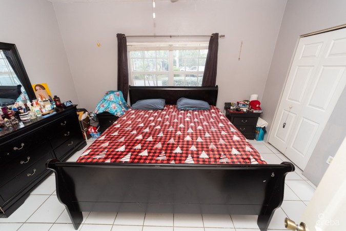 SUMMIT CRESCENT 2 BED/2 BATH - HALF OF A DUPLEX