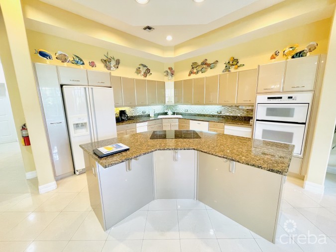 BRITANNIA - SPACIOUS 4 BEDROOM HOME IN KING'S COURT