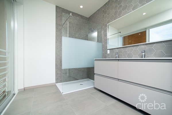 PLYMOUTH  - 7 MILE CORRIDOR - SPACIOUS 3 BED 3.5 BATH TOWNHOME