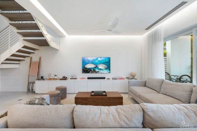 SOLARA 115, CRYSTAL HARBOUR TOWNHOME