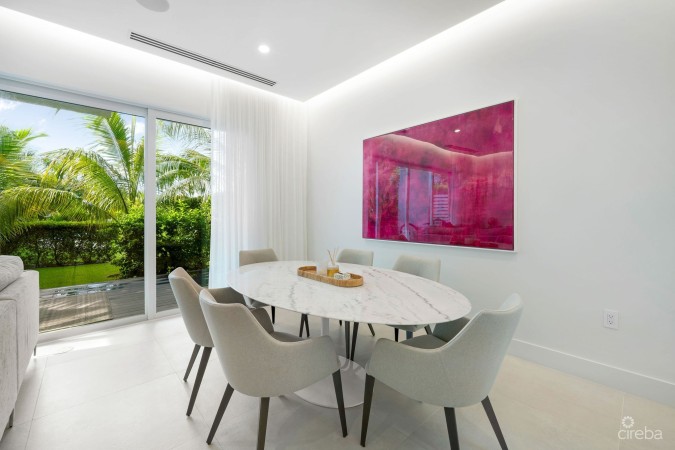 SOLARA 115, CRYSTAL HARBOUR TOWNHOME
