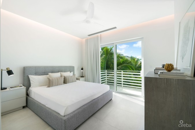 SOLARA 115, CRYSTAL HARBOUR TOWNHOME