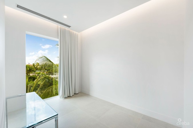 SOLARA 115, CRYSTAL HARBOUR TOWNHOME