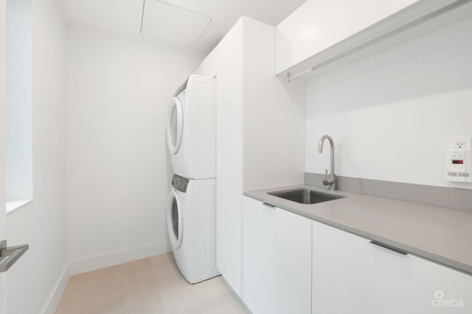 SOLARA 115, CRYSTAL HARBOUR TOWNHOME