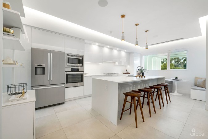 SOLARA 115, CRYSTAL HARBOUR TOWNHOME