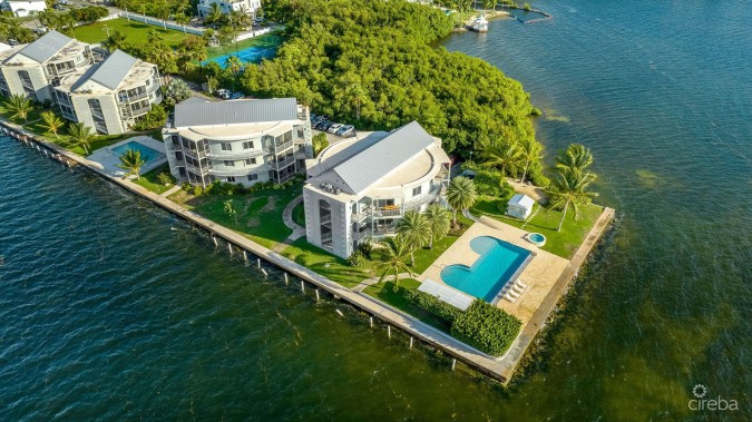 SNUG HARBOUR OCEANFRONT CONDO - TURTLE COVE C303