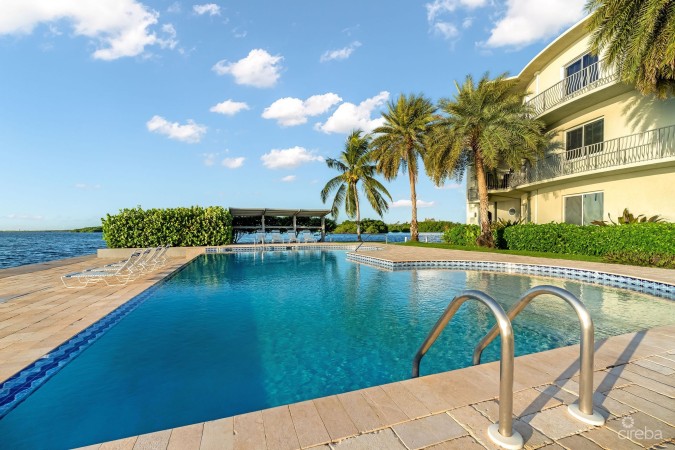 SNUG HARBOUR OCEANFRONT CONDO - TURTLE COVE C303