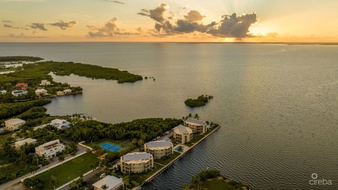 SNUG HARBOUR OCEANFRONT CONDO - TURTLE COVE C303