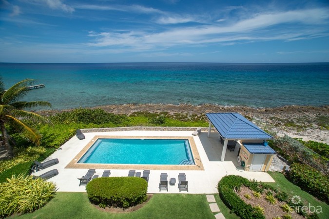 THE WESTVIEW - WATERFRONT PENTHOUSE