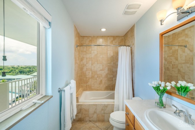 PENTHOUSE - 3 BED 3 BATH - SOUTH BAY BEACH CLUB
