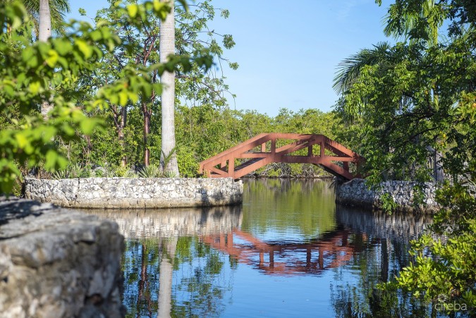 WINDMILL POINTE ESTATE & GROUNDS