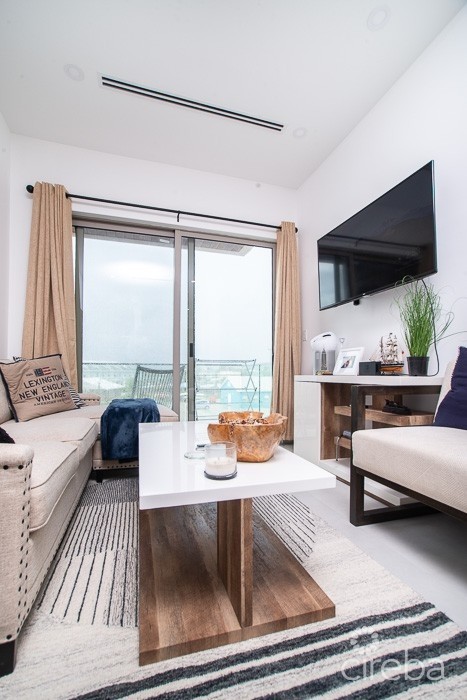HARBOUR WALK 1 BED/ 1 BATH PLUS OFFICE