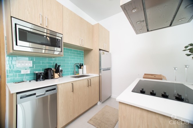HARBOUR WALK 1 BED/ 1 BATH PLUS OFFICE