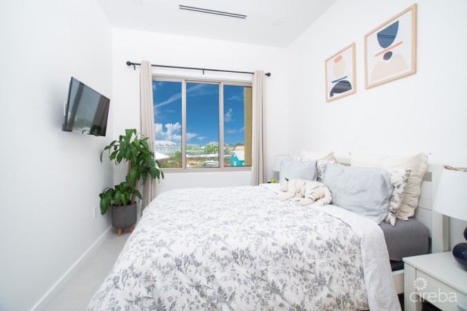 HARBOUR WALK 1 BED/ 1 BATH PLUS OFFICE