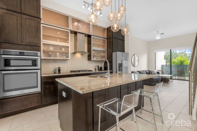 VELA 51, SOUTH SOUND TOWNHOME
