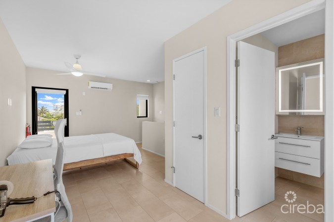 VELA 51, SOUTH SOUND TOWNHOME