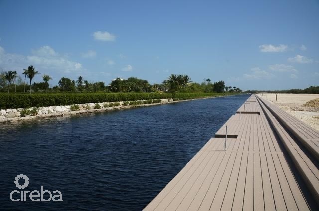 BAYVIEW - SPECTACULAR CANAL FRONT LAND