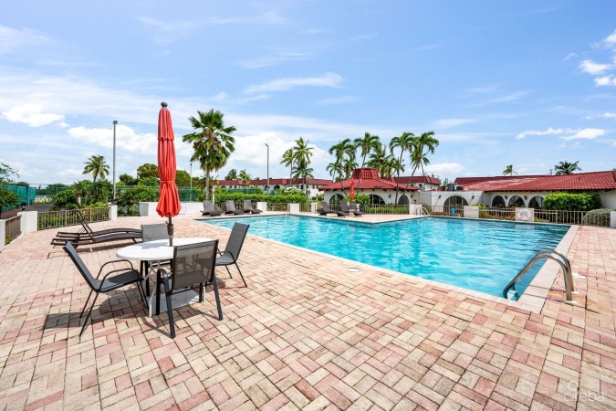 LIME TREE BAY 2 BED