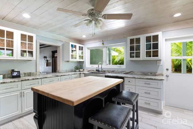 OCEANFRONT HOME WITH EXPANSIVE GROUNDS, POOL AND PICKLEBALL COURT