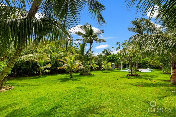 OCEANFRONT HOME WITH EXPANSIVE GROUNDS, POOL AND PICKLEBALL COURT