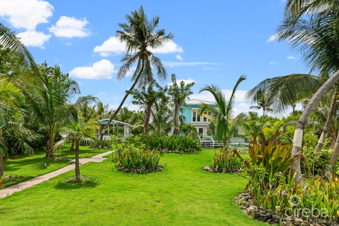 OCEANFRONT HOME WITH EXPANSIVE GROUNDS, POOL AND PICKLEBALL COURT