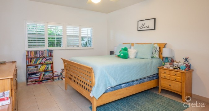 3 BED BEACH FRONT CONDO CAYMAN CLUB